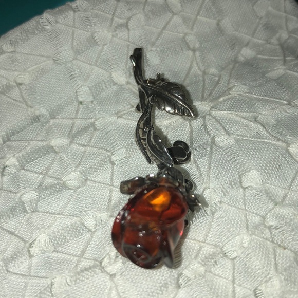 amber flower pin - Picture 4 of 8